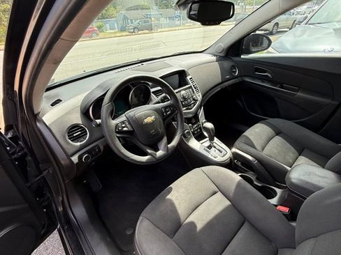 Used 2016 Chevrolet Cruze LT image 6