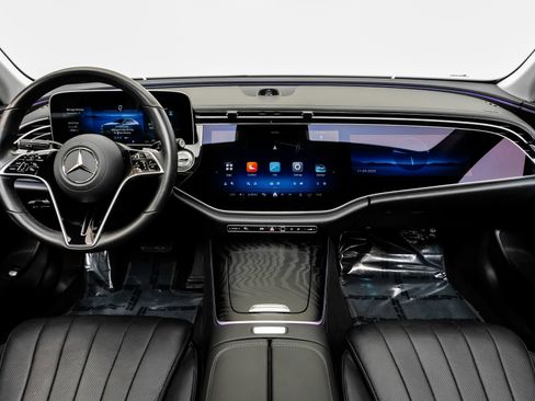 Used 2025 Mercedes-Benz E 350 Sedan image 19