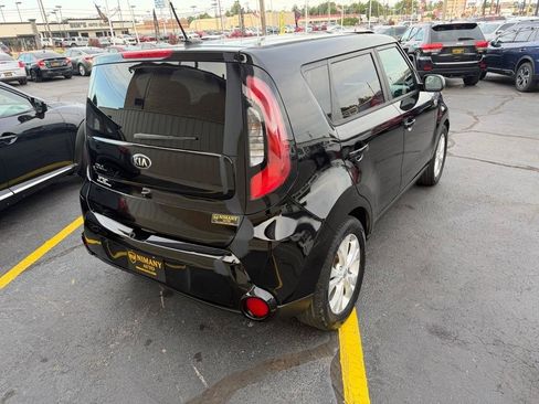 Used 2016 Kia Soul + w/ Audio Package FWD image 5