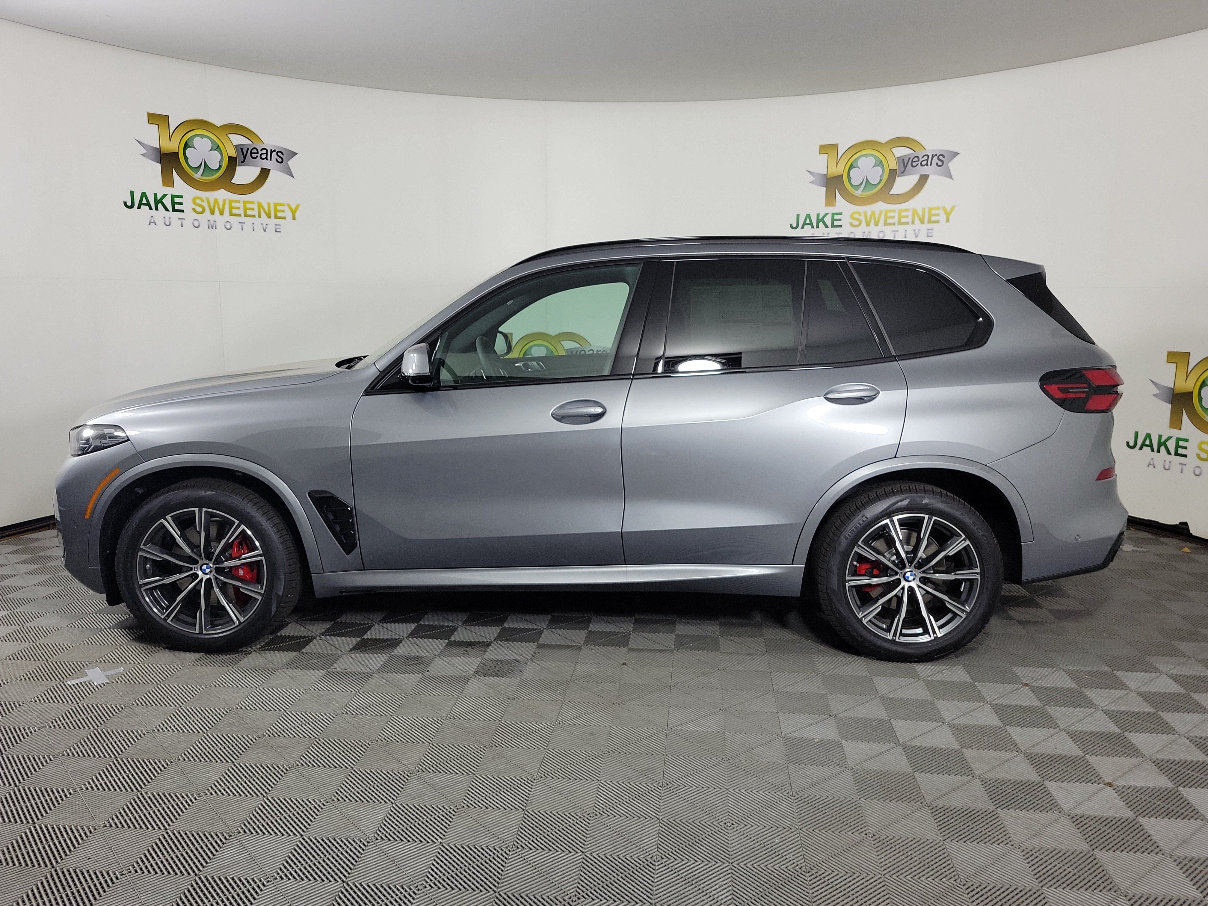 Certified 2026 BMW X5 xDrive40i w/ M Sport Package AWD/4WD image 4