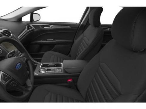 Used 2019 Ford Fusion Titanium image 9