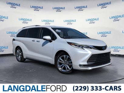 Used 2022 Toyota Sienna Platinum