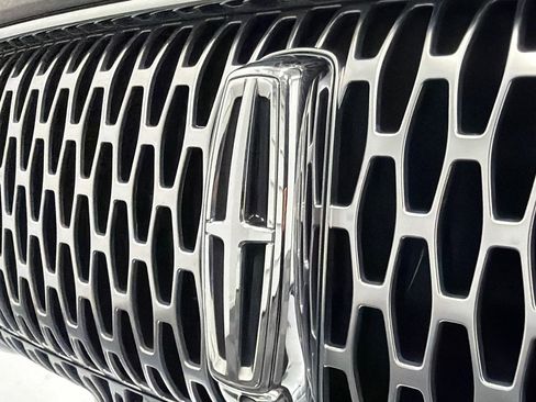 Certified 2022 Lincoln Nautilus Reserve w/ Equipment Group 201A image 14