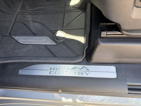 Used 2024 Chevrolet Silverado 1500 High Country w/ High Country Premium Package AWD/4WD image 34