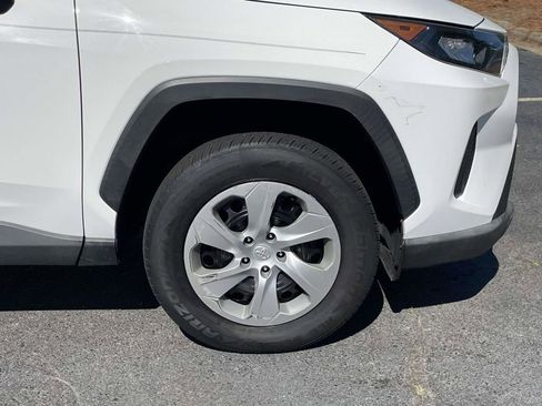Used 2021 Toyota RAV4 LE FWD image 27