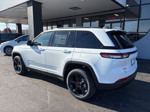 New 2025 Jeep Grand Cherokee Limited w/ Black Appearance Package image 6