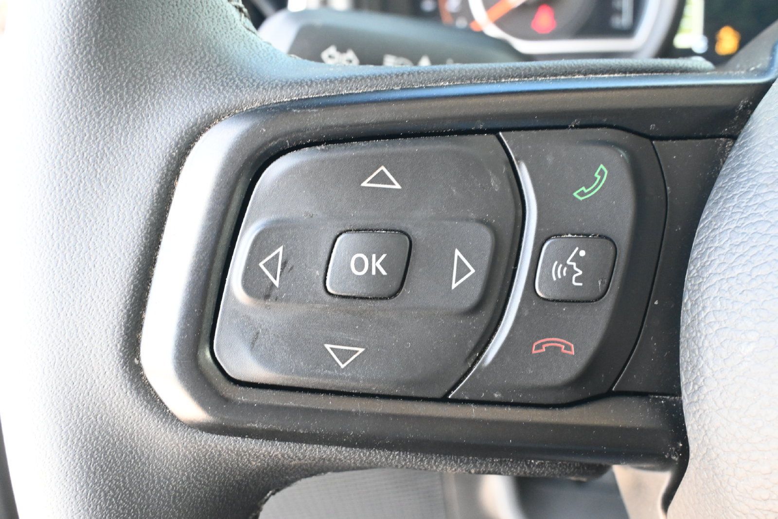 Used 2026 Jeep Gladiator Sport AWD/4WD image 13