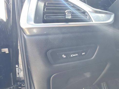Used 2025 BMW X5 xDrive40i w/ M Sport Package AWD/4WD image 33