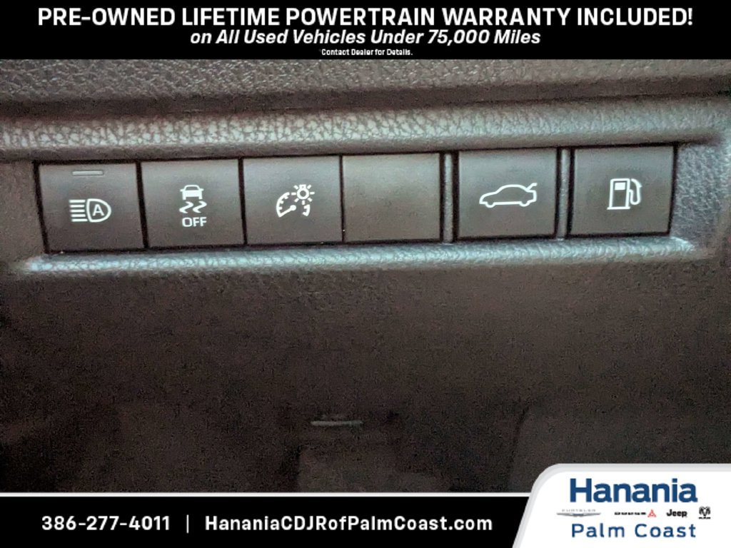 Used 2025 Toyota Camry XSE FWD image 25