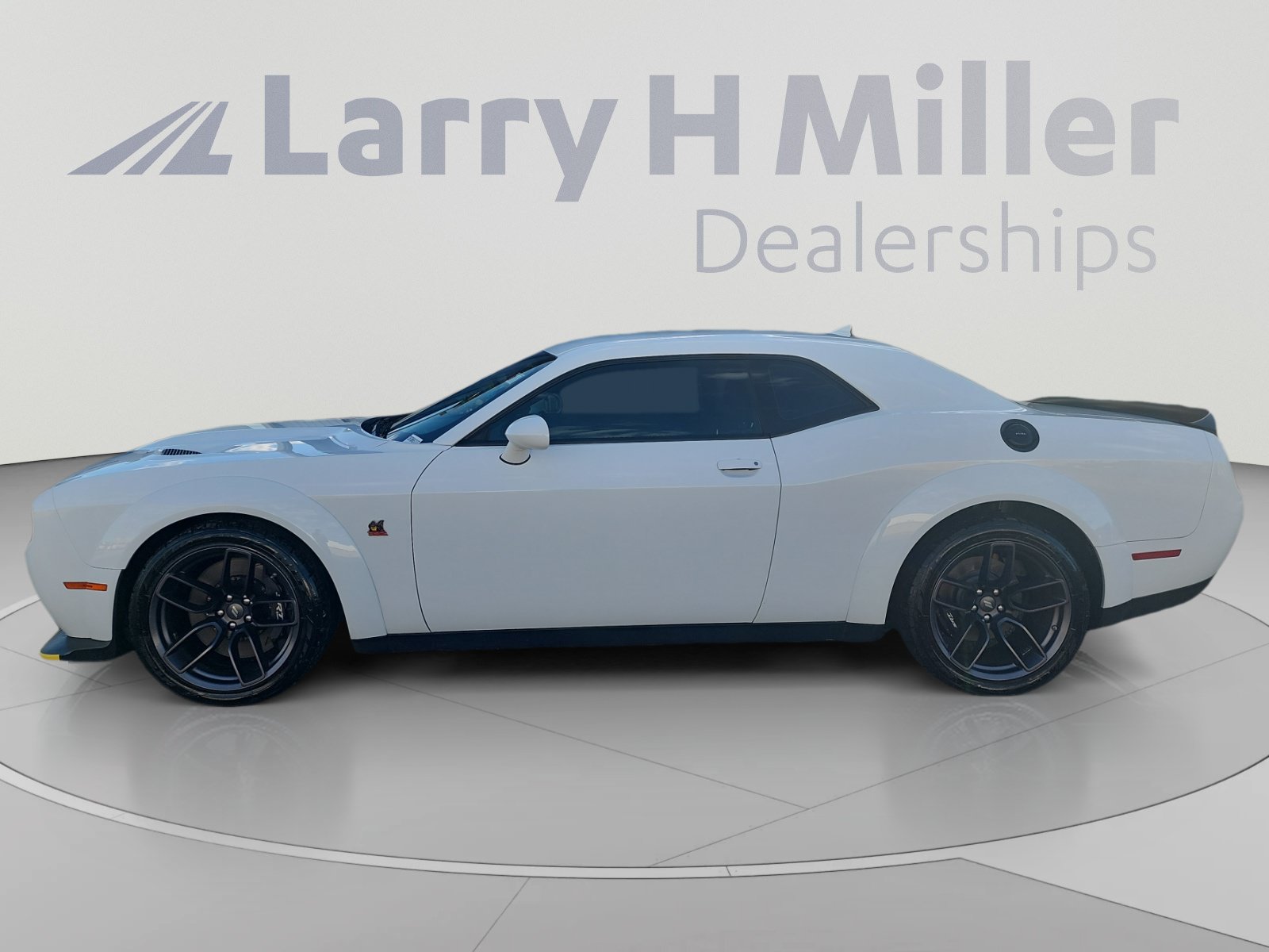 Used 2021 Dodge Challenger R/T Scat Pack RWD image 2