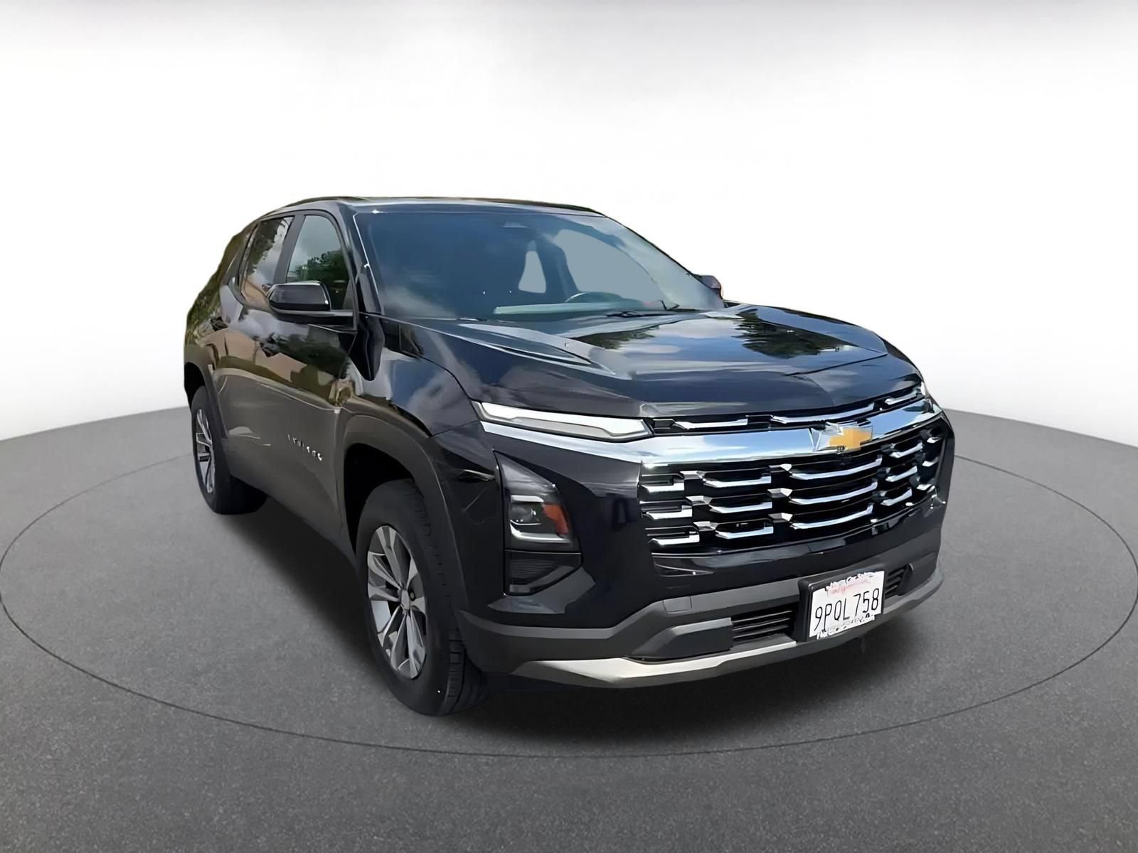 Used 2025 Chevrolet Equinox LT FWD image 3