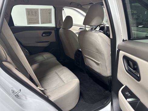 Used 2025 Nissan Rogue SV image 35