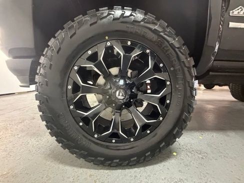 Used 2018 Chevrolet Silverado 1500 LTZ Z71 w/ LTZ Plus Package AWD/4WD image 13