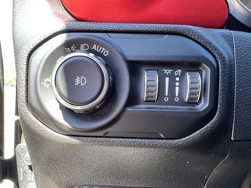 Used 2022 Jeep Wrangler Unlimited Rubicon w/ Steel Bumper Group AWD/4WD image 13