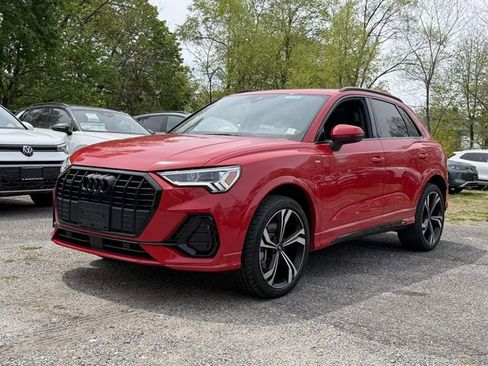 Used 2023 Audi Q3 2.0T Premium Plus w/ Premium Plus Package AWD/4WD image 2