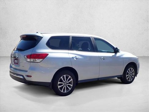 Used 2014 Nissan Pathfinder S AWD/4WD image 4