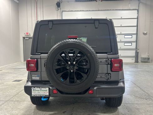 Used 2023 Jeep Wrangler Unlimited Sahara w/ Cold Weather Group image 7