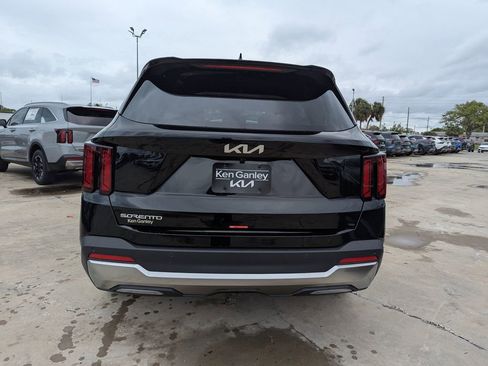 New 2026 Kia Sorento S FWD image 7