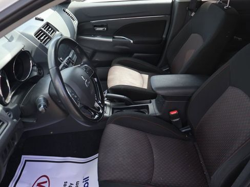 Used 2019 Mitsubishi Outlander Sport SE FWD image 27
