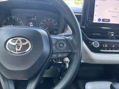 Used 2024 Toyota Corolla LE FWD image 25