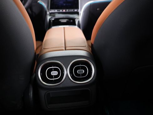 Certified 2026 Mercedes-Benz GLC 300 4MATIC image 42