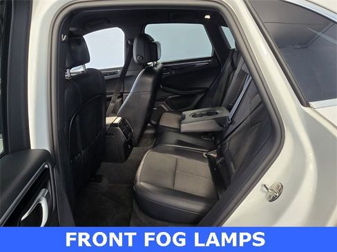Used 2022 Porsche Macan S image 8