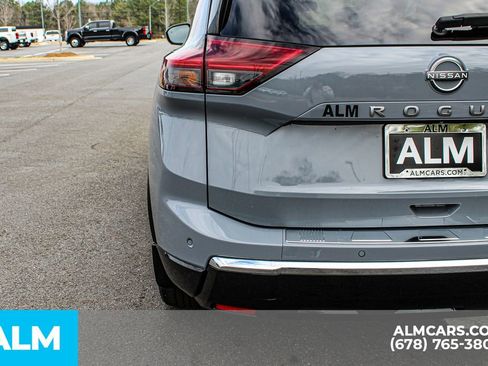 Used 2024 Nissan Rogue Platinum w/ Platinum Premium Package image 12
