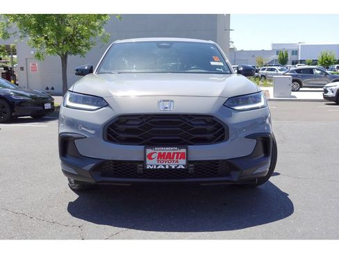Used 2025 Honda HR-V Sport image 4