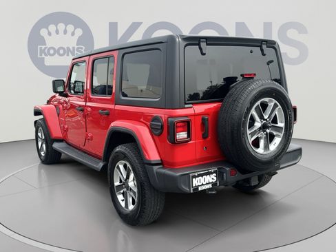 Used 2018 Jeep Wrangler Unlimited Sahara AWD/4WD image 8