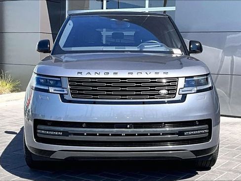 Used 2023 Land Rover Range Rover SE AWD/4WD image 2