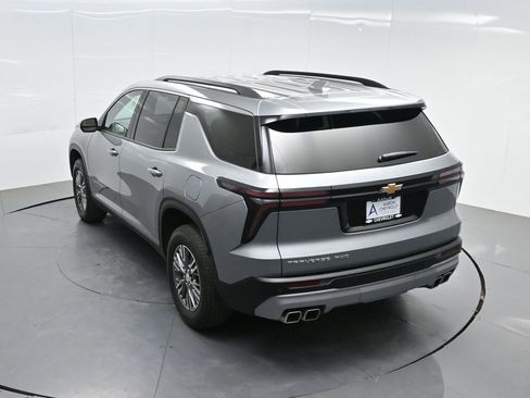 Used 2025 Chevrolet Traverse LT AWD/4WD image 47