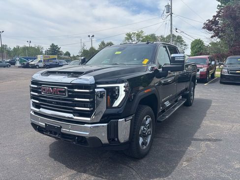 Used 2025 GMC Sierra 2500 SLT w/ SLT Premium Package AWD/4WD image 2