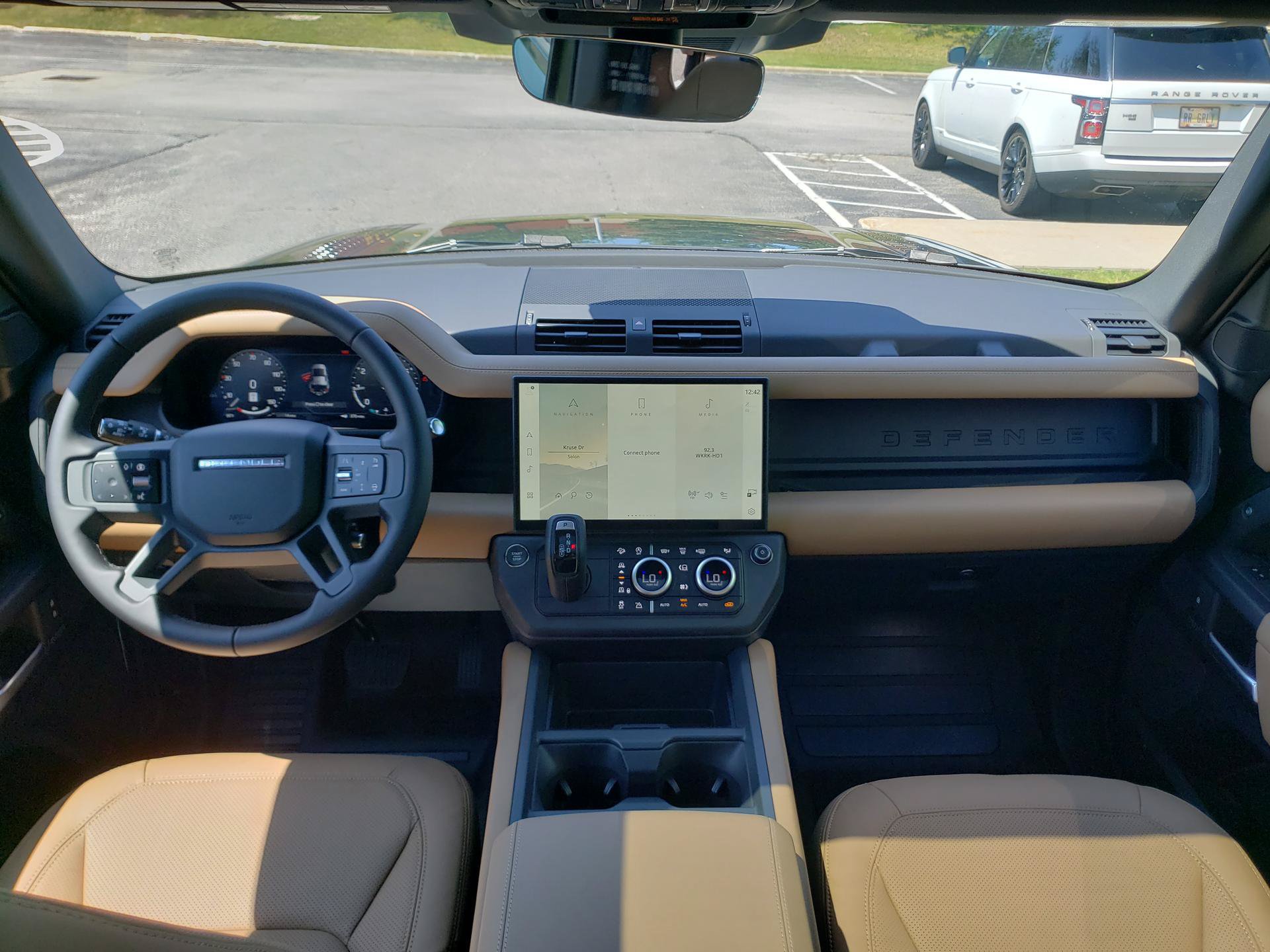 New 2026 Land Rover Defender 110 X-Dynamic SE AWD/4WD image 13
