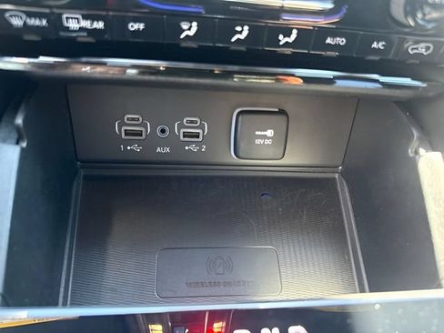 Used 2023 Jeep Grand Cherokee L Altitude AWD/4WD image 31