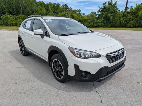 Used 2023 Subaru Crosstrek 2.0i Premium AWD/4WD image 2