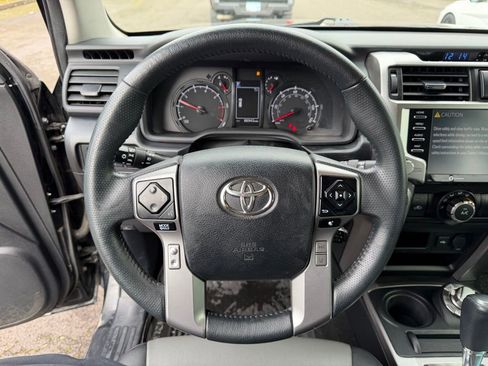 Used 2020 Toyota 4Runner SR5 Premium image 19