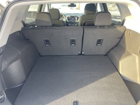 Used 2024 GMC Terrain SLE w/ Driver Convenience Package image 39