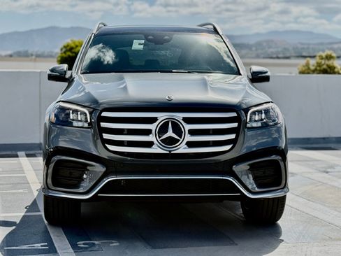 New 2026 Mercedes-Benz GLS 580 4MATIC image 4