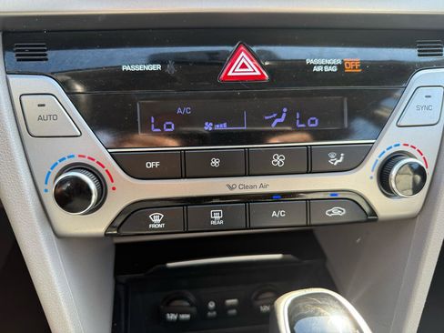 Used 2018 Hyundai Elantra Limited w/ Cargo Package image 11