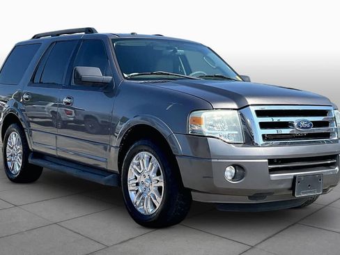Used 2013 Ford Expedition XLT w/ Leather Seating Pkg RWD image 3