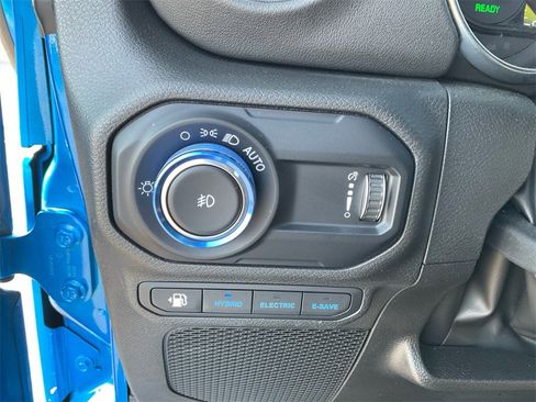 Used 2023 Jeep Wrangler Unlimited Sahara w/ Cold Weather Group image 11