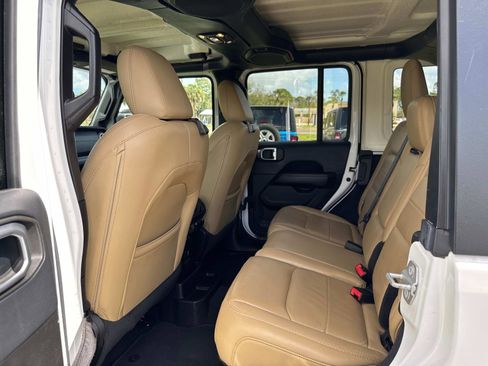 Used 2019 Jeep Wrangler Unlimited Sahara w/ Dual Top Group image 15