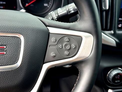 Used 2024 GMC Terrain SLT FWD image 17