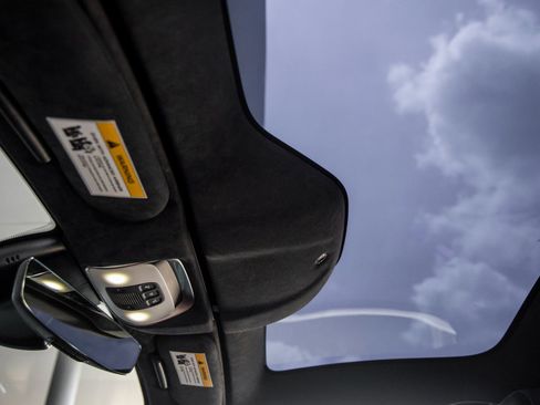 Used 2024 McLaren 750S Spider image 27