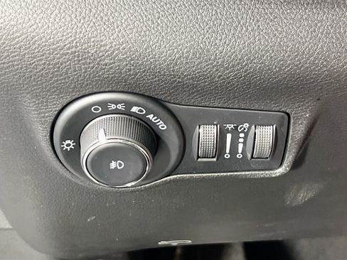 Used 2022 Jeep Compass Latitude AWD/4WD image 10
