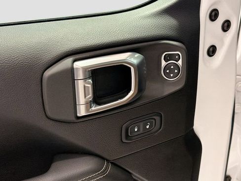 Used 2023 Jeep Wrangler Unlimited Sahara w/ Cold Weather Group image 16