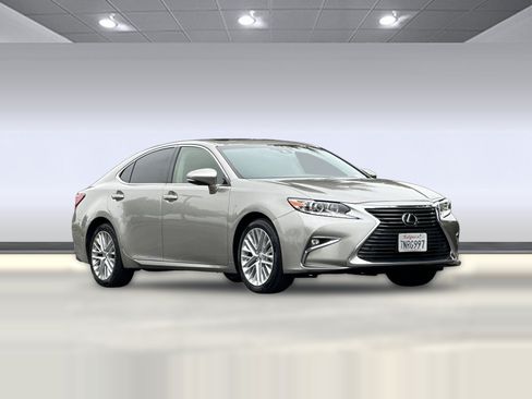 Used 2016 Lexus ES 350 w/ Luxury Package w/Wood Trim FWD image 6