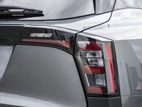 Used 2025 Nissan Kicks SV w/ Charging Package image 10