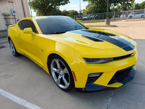 Used 2017 Chevrolet Camaro SS RWD image 3