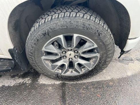 Used 2022 Chevrolet Silverado 1500 High Country w/ Technology Package AWD/4WD image 8